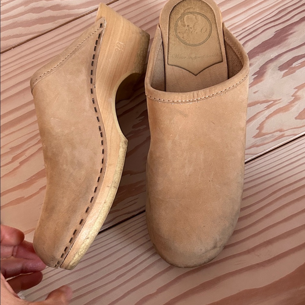 Women's NO.6 natural Tan suede Clogs